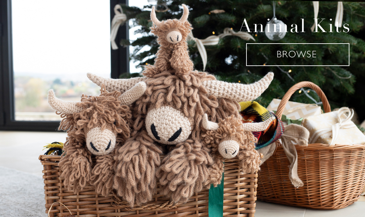 Multiple sizes morag highland cow crochet pattern dk fine chunky aran yarn toft